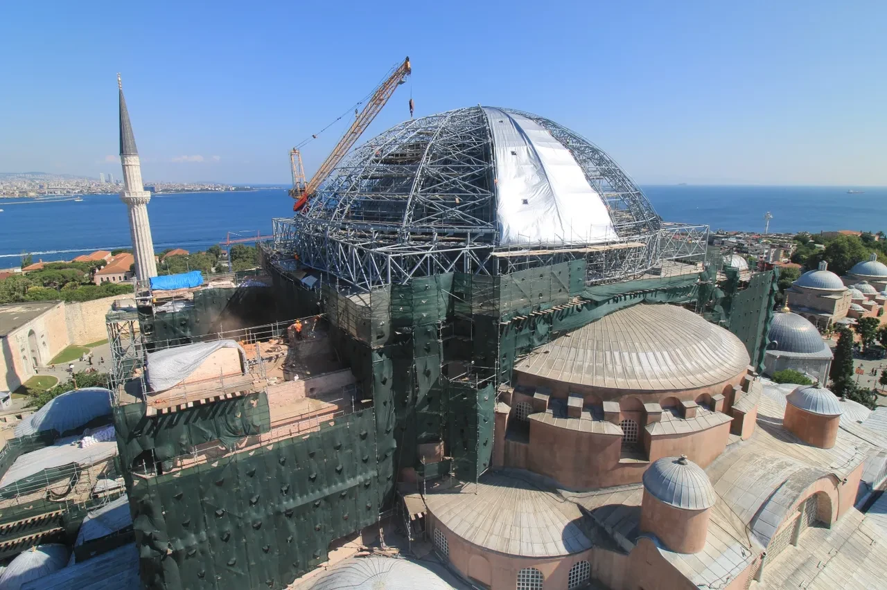 Ayasofya'nın ibadete açılışının 6. yılında ana kubbe restorasyonunda yeni dönem: Özgün doku korunacak