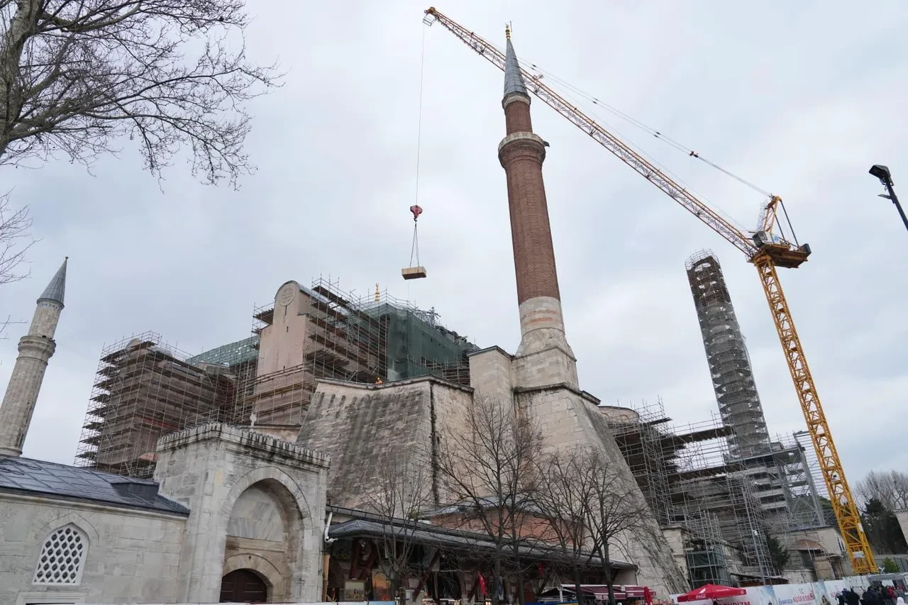 Ayasofya'nın ibadete açılışının 6. yılında ana kubbe restorasyonunda yeni dönem: Özgün doku korunacak