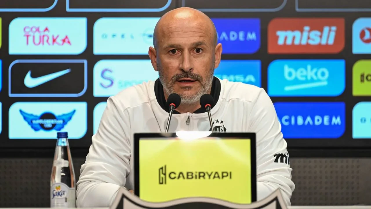 Beşiktaş'ta Italiano, Midtjylland galibiyetini değerlendirdi! "Harika bir akşamdı"
