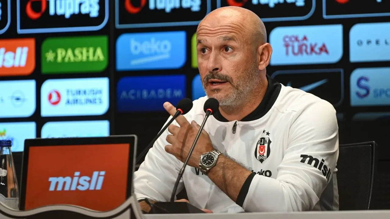 Beşiktaş'ta Italiano, Midtjylland galibiyetini değerlendirdi! "Harika bir akşamdı"