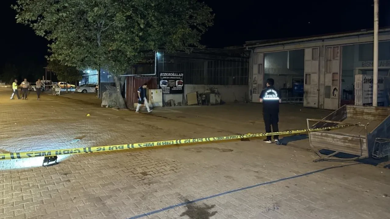 Esnaflar birbirine girdi, sanayi sitesi savaş alanına döndü: 13 yaralı