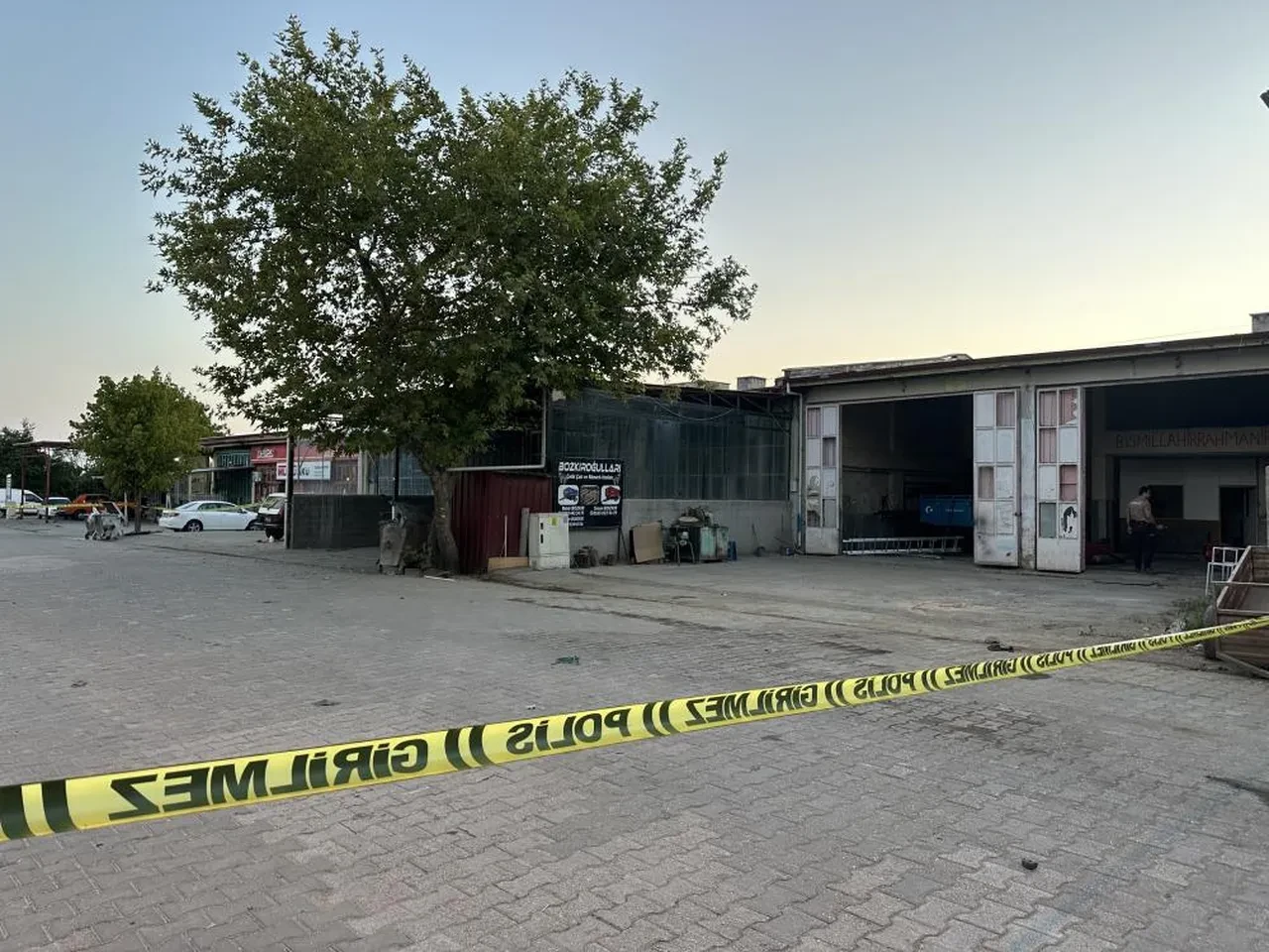 Esnaflar birbirine girdi, sanayi sitesi savaş alanına döndü: 13 yaralı