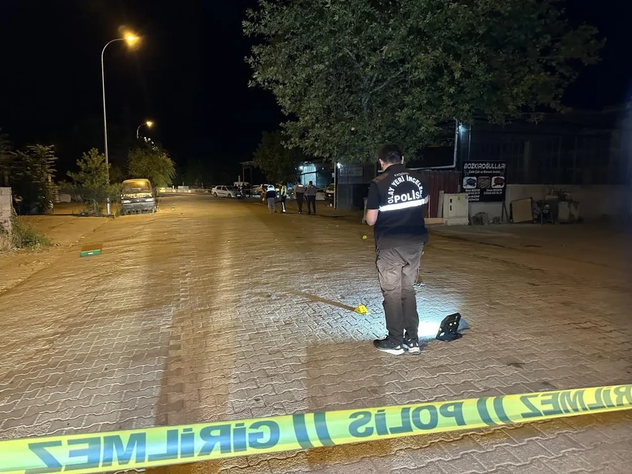 Esnaflar birbirine girdi, sanayi sitesi savaş alanına döndü: 13 yaralı