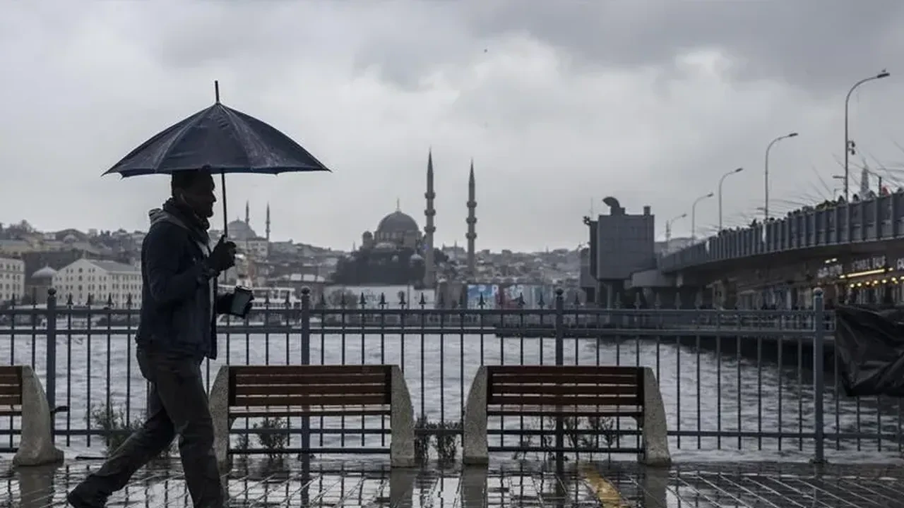 İstanbul'da sağanak alarmı: Bu ilçelerde yaşayanlar dikkat! Mikdat Kadıoğlu saat verdi!