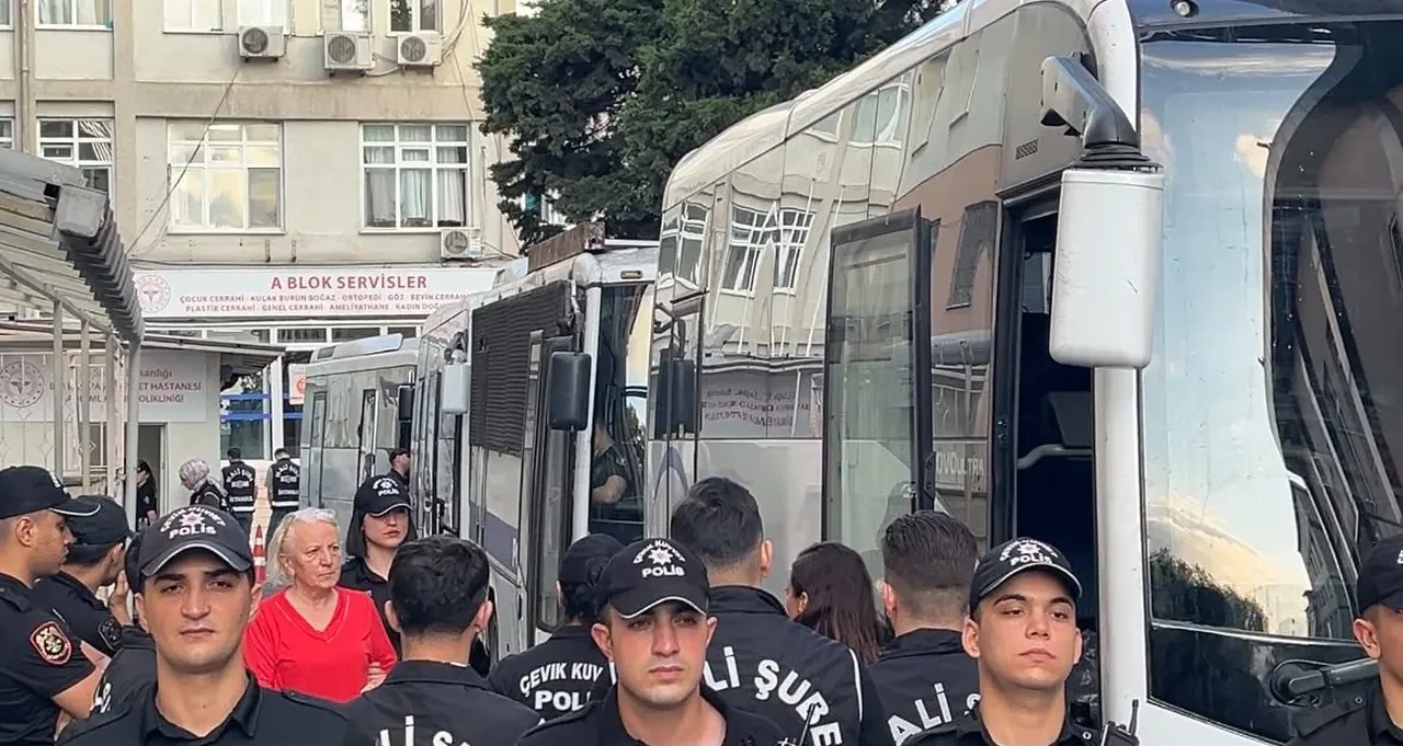 İzmit Belediyesinde '3 kilo altın'lı rüşvet çarkı: Otobanda altın teslimatı, makamda para dolu çanta