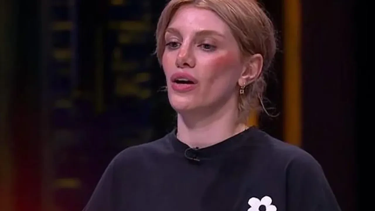 MasterChef Betül stüdyoya öyle bir halde geldi ki Mehmet Şef’ten fırçayı yedi! ‘Bir daha böyle gelmeyeceksin'