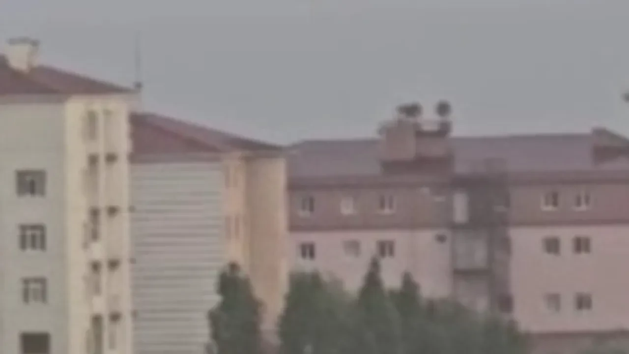 Ankara'da camiye yıldırım düştü: Paratonere rağmen yandı!