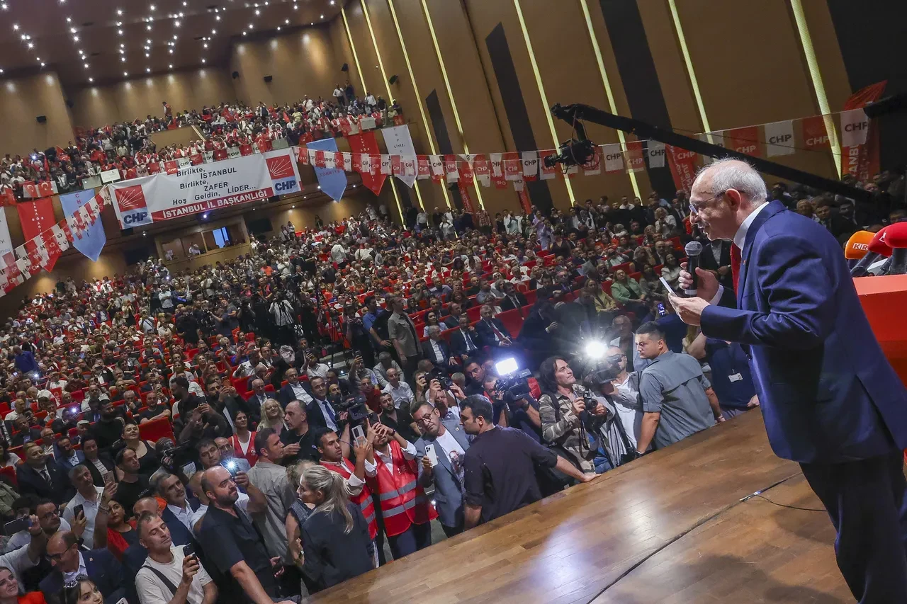 CHP'de 950 liralık figüran iddiası! Gürsel Tekin rest çekti: "Kendimi Taksim'de asarım"