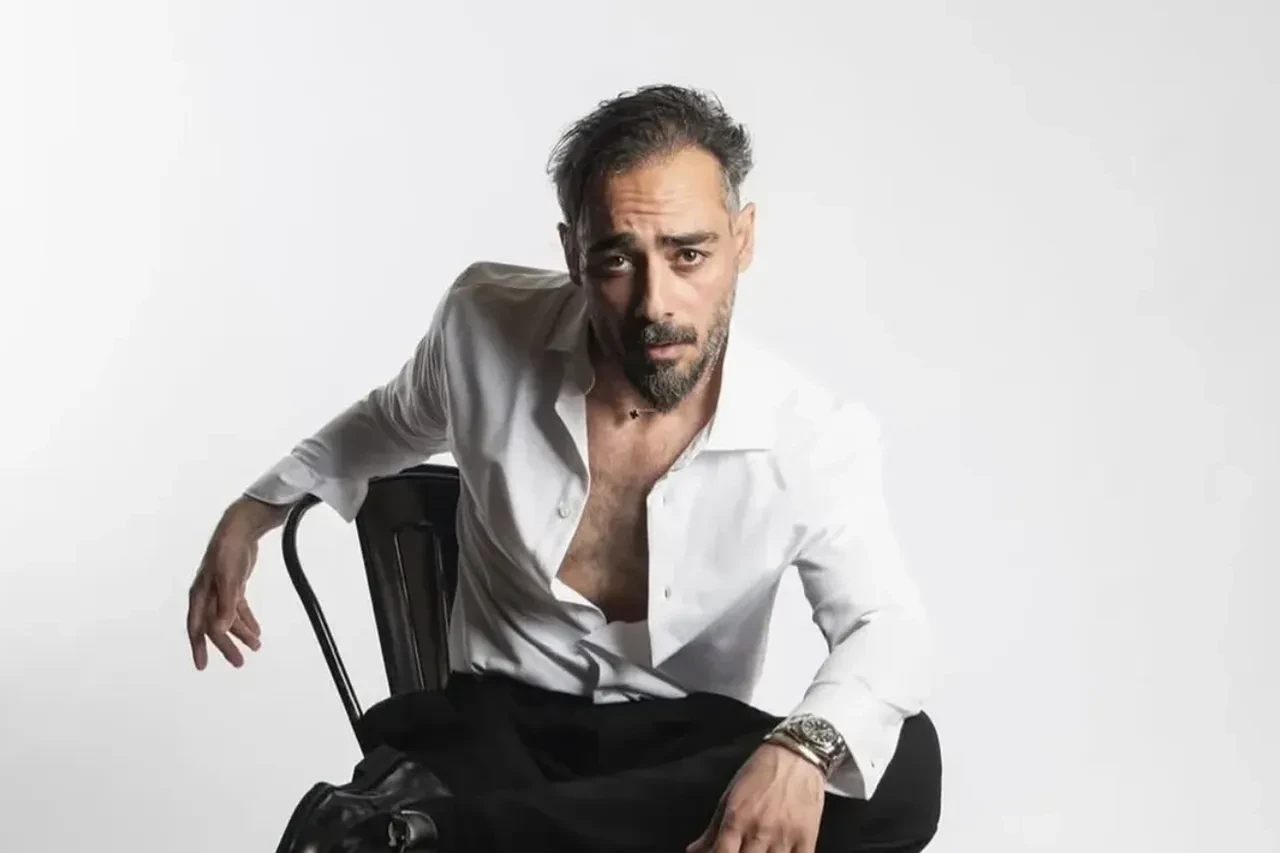 Çirkin'in Ferhat'ı Olgun Toker, sevgilisi Yağmur Karakılınç’la nişanlandı! Paylaşımlarına sosyal medyadan beğeni yağdı