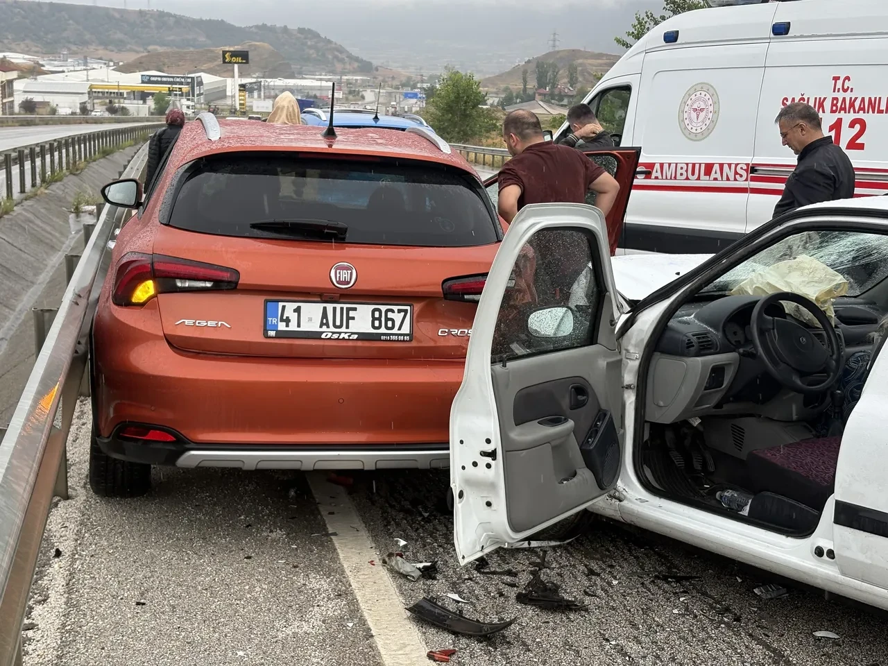 D100'de 3 ayrı zincirleme trafik kazası! Ölü ve yaralılar var