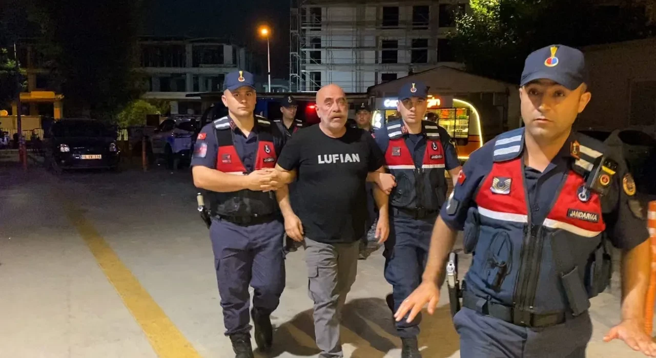 Ezel Akay sessizliğini bozdu: Evinden çıkanlar şoke etmişti
