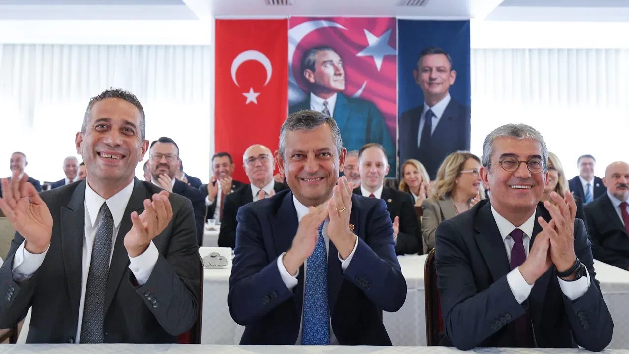 Özgür Özel'e yakın belediye başkanları neden CHP'den istifa etmedi? Mehmet Faraç açıkladı: Tuzak çok büyük