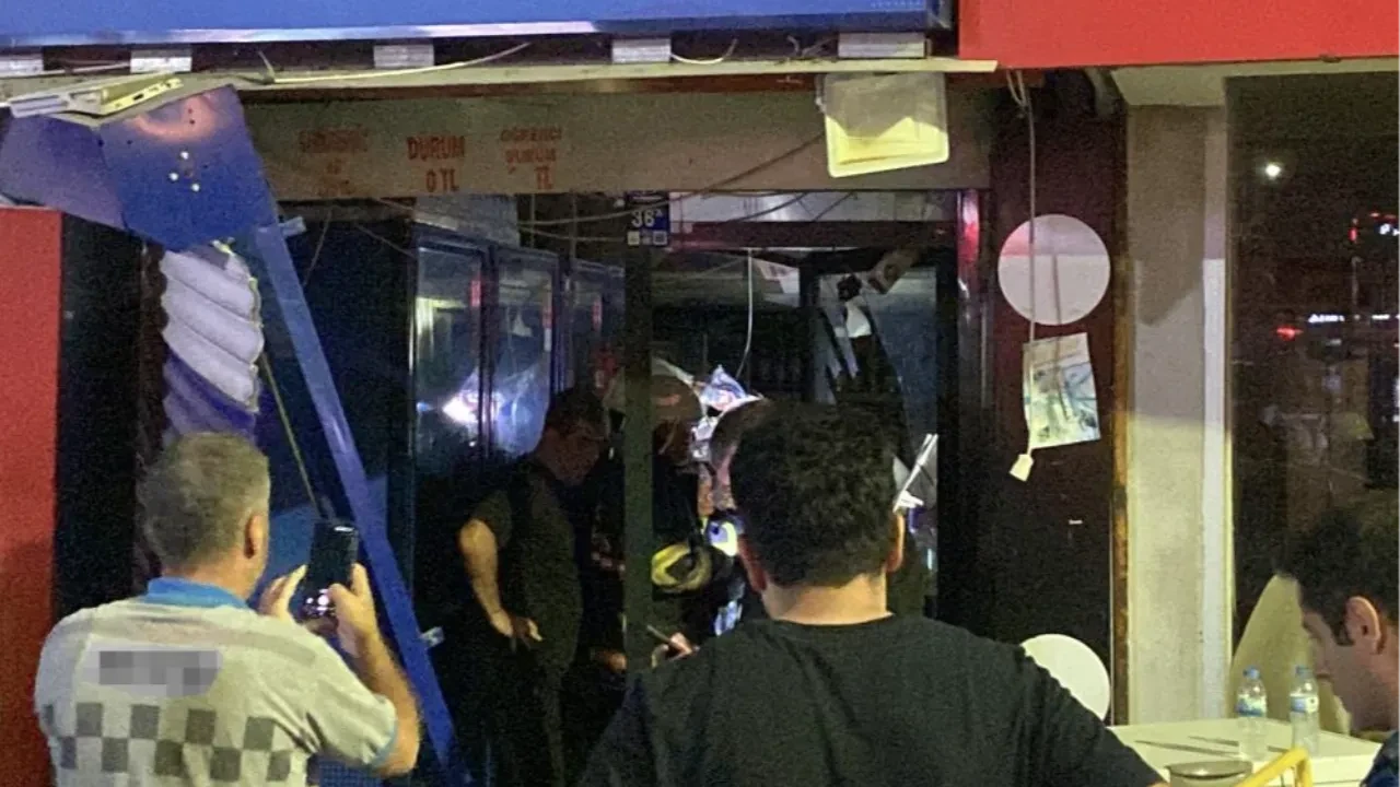 Sivas’ta mahalleyi sokağa döken patlama! Dükkan harabeye döndü
