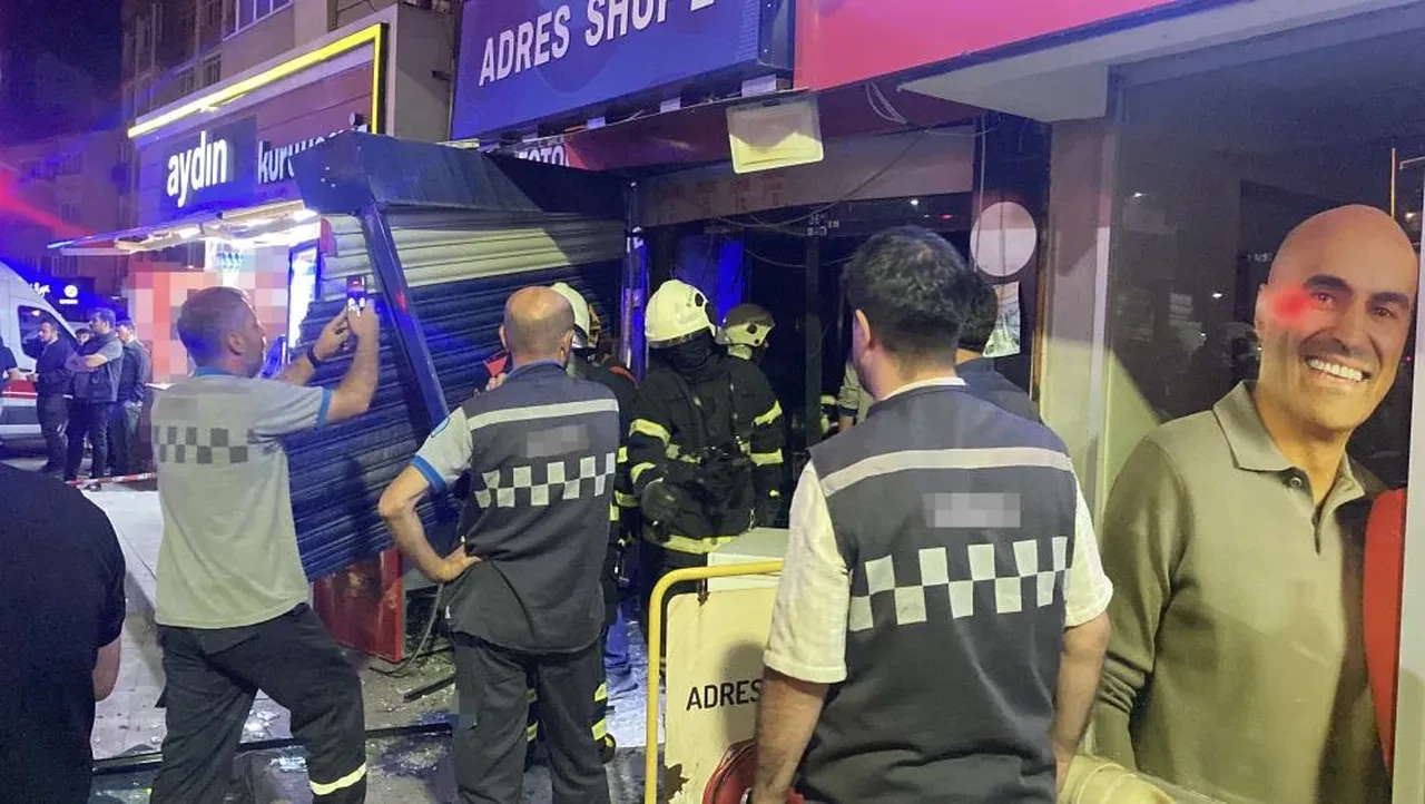 Sivas’ta mahalleyi sokağa döken patlama! Dükkan harabeye döndü