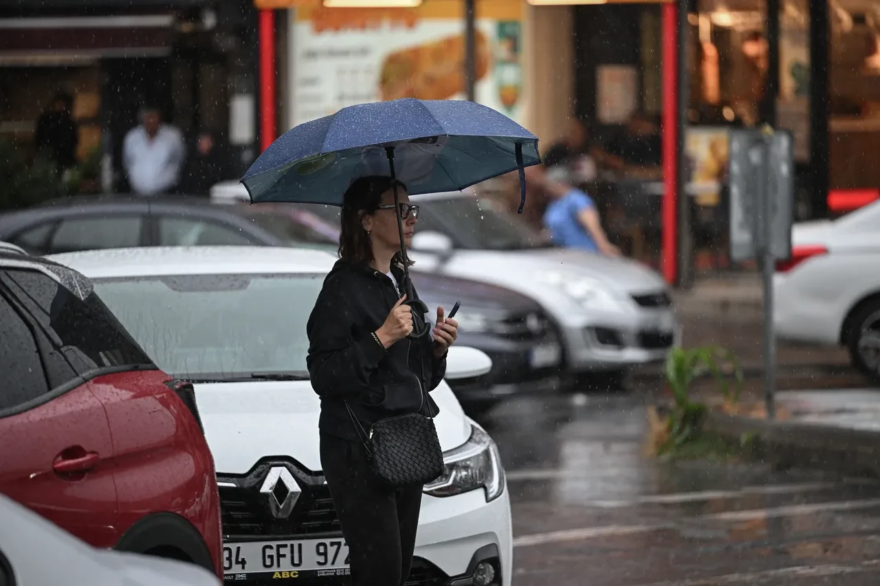 26 Temmuz 2026 hava durumu | Meteoroloji'den 9 il için sarı kodlu uyarı: Sağanak ve fırtına geliyor