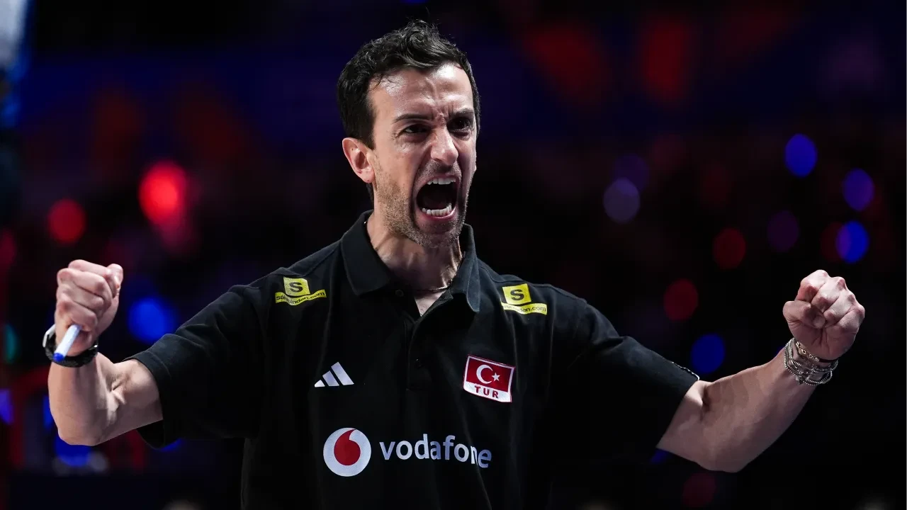 A Milli Kadın Voleybol Takımı başantrenörü Santarelli'den şampiyonluk sözleri! 