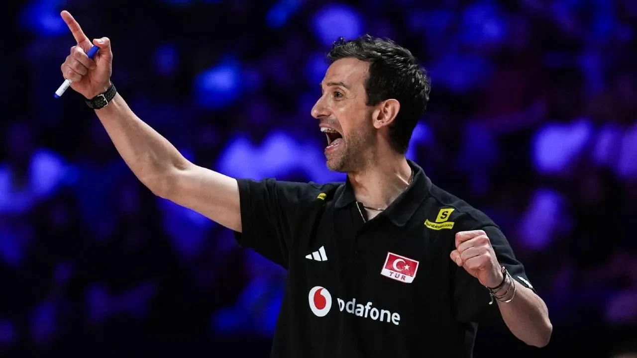 A Milli Kadın Voleybol Takımı başantrenörü Santarelli'den şampiyonluk sözleri! "Benim için gerçekten harika bir gün"