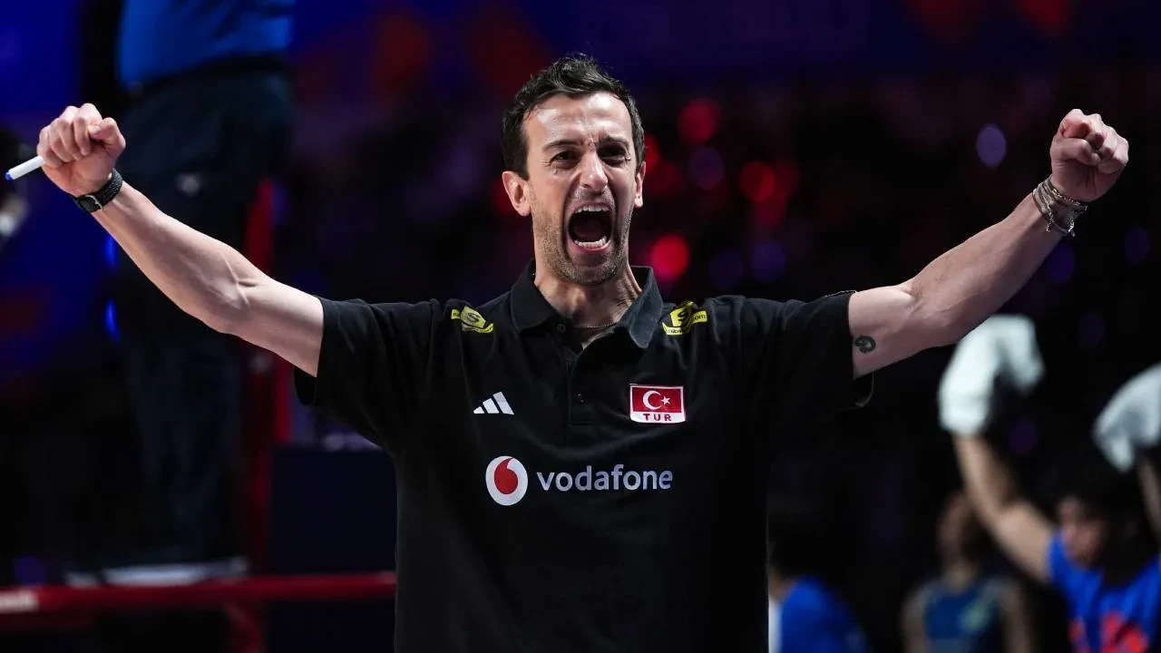 A Milli Kadın Voleybol Takımı başantrenörü Santarelli'den şampiyonluk sözleri! "Benim için gerçekten harika bir gün"