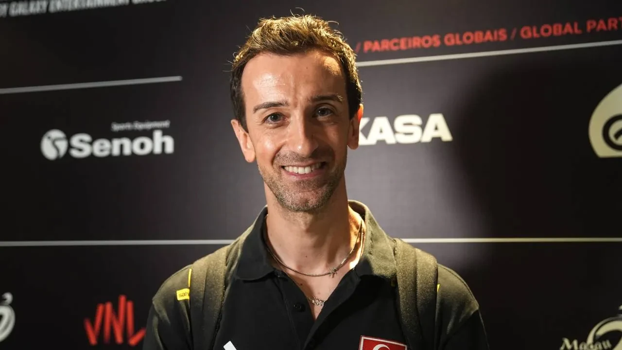 A Milli Kadın Voleybol Takımı başantrenörü Santarelli'den şampiyonluk sözleri! "Benim için gerçekten harika bir gün"