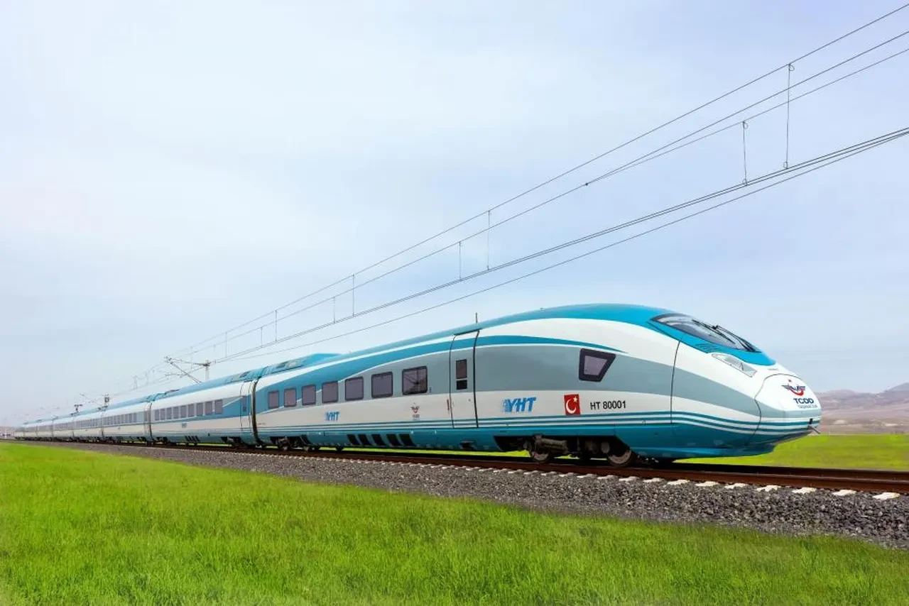 Eskişehir-İstanbul YHT hattı 12 yıldır hizmette! Bakan Uraloğlu paylaştı: Hızlı tren ağının omurgası haline geldi
