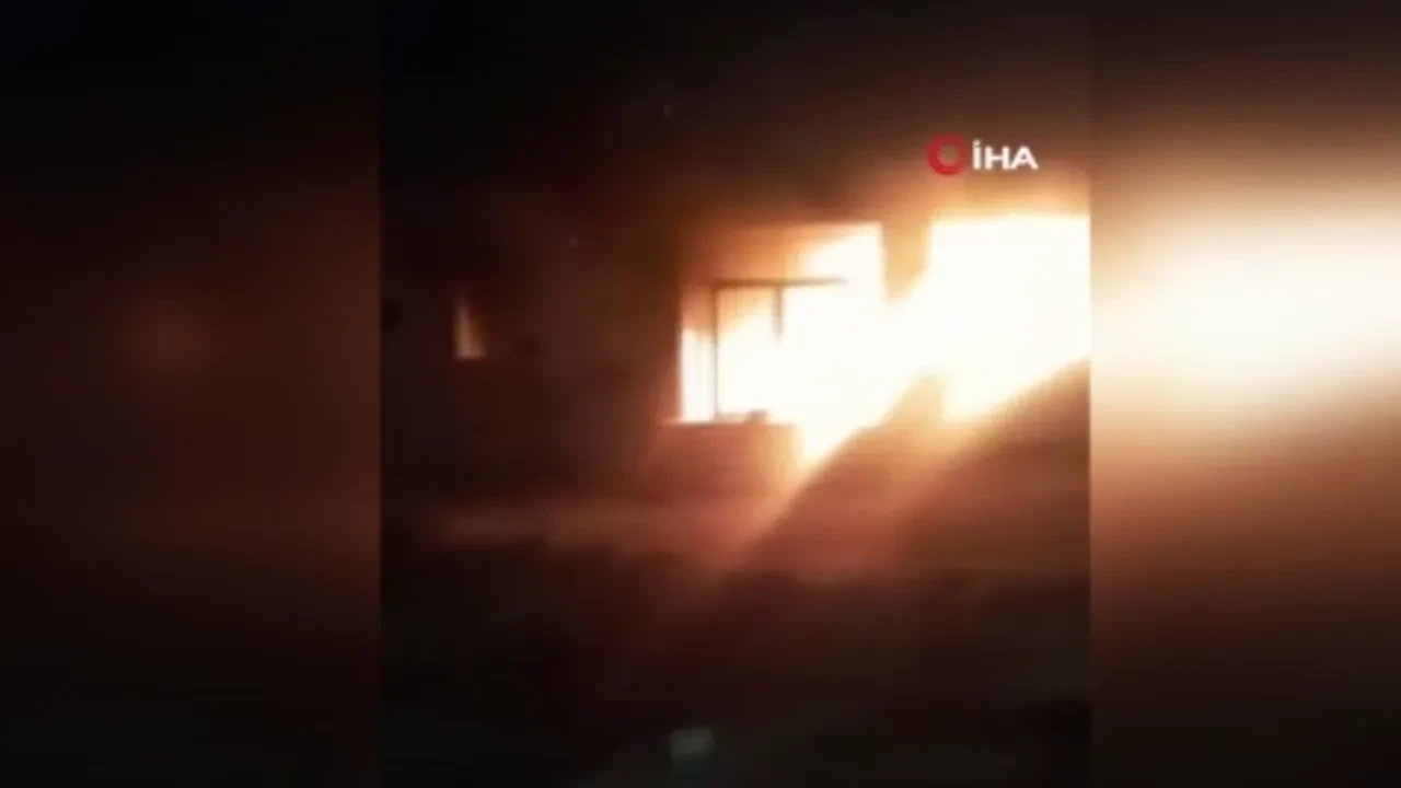 İsrail'den işgal altındaki Batı Şeria'da alçak saldırı: Camileri ateşe verdiler