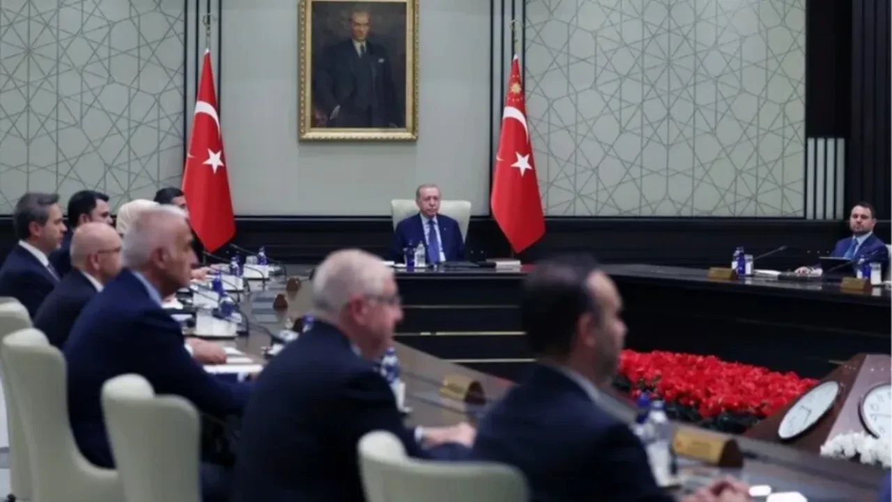 Kabine Cumhurbaşkanı Erdoğan başkanlığında toplanıyor: Çerçeve yasa ve ekonomi masada