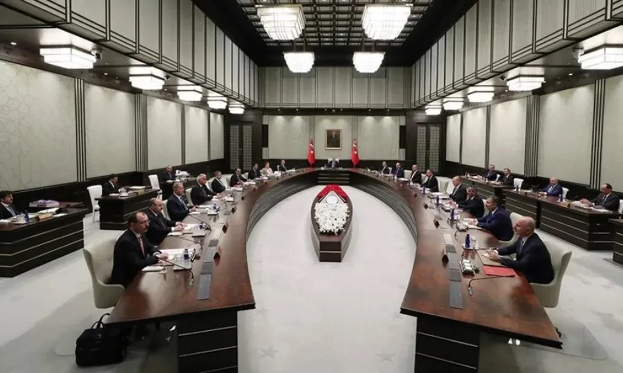 Kabine Cumhurbaşkanı Erdoğan başkanlığında toplanıyor: Çerçeve yasa ve ekonomi masada