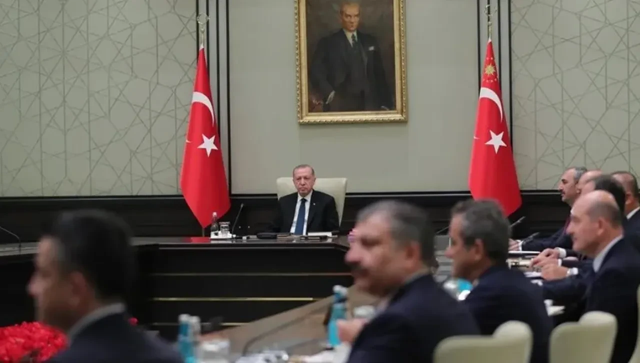 Kabine Cumhurbaşkanı Erdoğan başkanlığında toplanıyor: Çerçeve yasa ve ekonomi masada