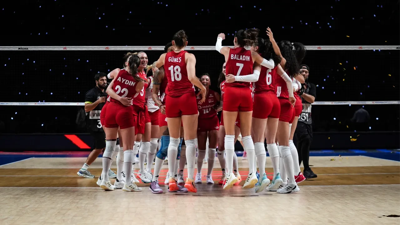Milletler Ligi'nde şampiyon Filenin Sultanları! Brezilya'yı 3-1'lik skorla devirdiler