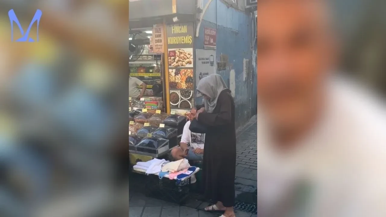 Şarkıcı Çelik balık pazarında banyo lifi satarken görüntülendi! Şarkıcı Çelik o anlarla ilgili sözleri