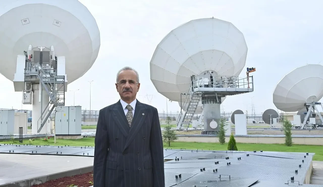 Türkiye'nin uzay filosuna yeni üye... İsim babası Erdoğan oldu! 'Türksat-Biruni' geliyor