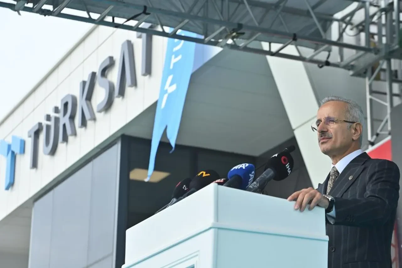 Türkiye'nin uzay filosuna yeni üye... İsim babası Erdoğan oldu! 'Türksat-Biruni' geliyor