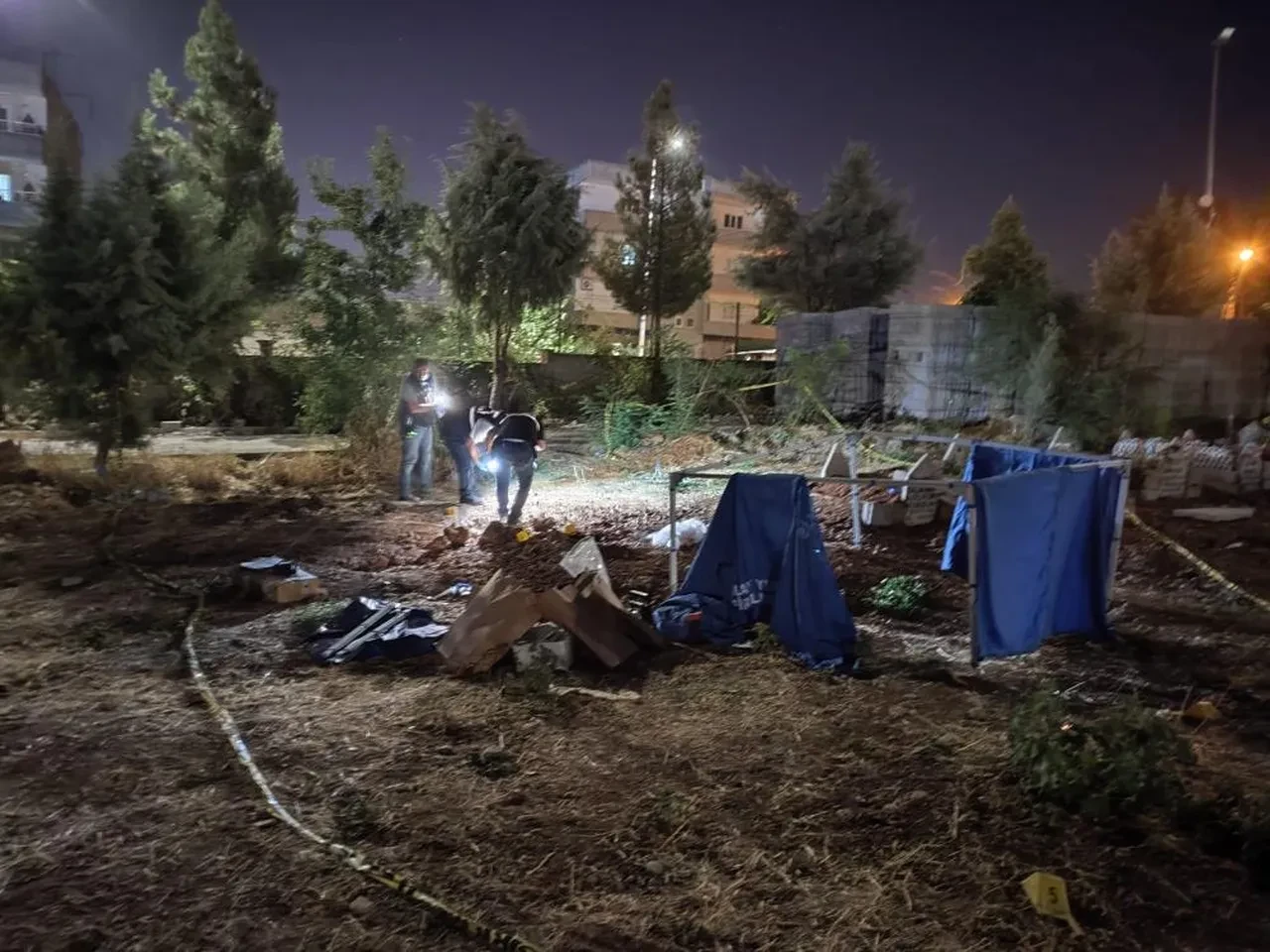 Batman'da mezarlıkta silahlı saldırı: AK Partili yönetici Mehmet Direk, oğlu ve yeğeniyle birlikte hayatını kaybetti