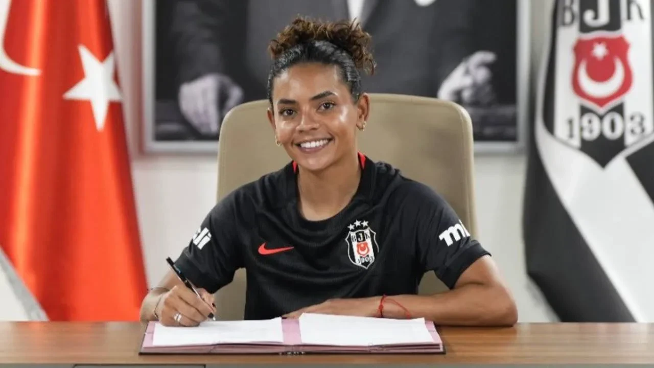 Beşiktaş'tan 4 transfer birden! Siyah-beyazlılar bombaları patlattı
