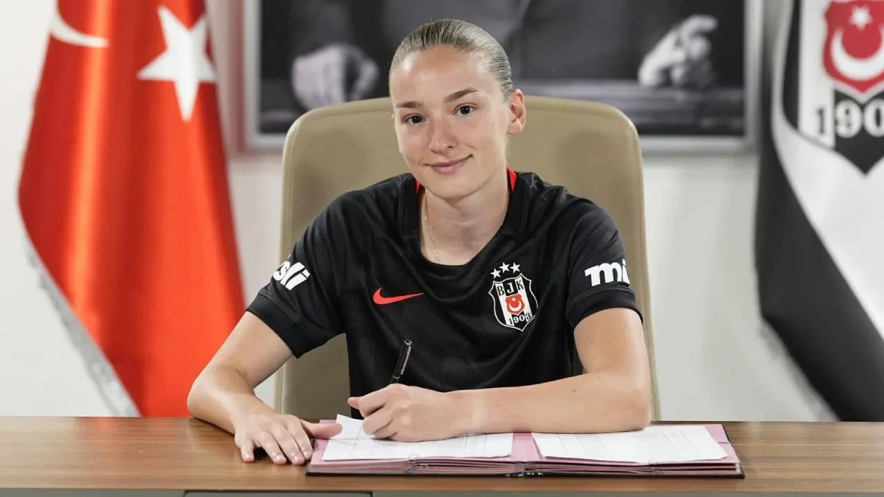 Beşiktaş'tan 4 transfer birden! Siyah-beyazlılar bombaları patlattı