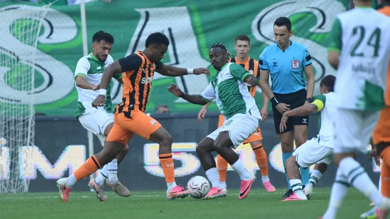 Bursaspor ile Shakhtar Donetsk golsüz berabere kaldı