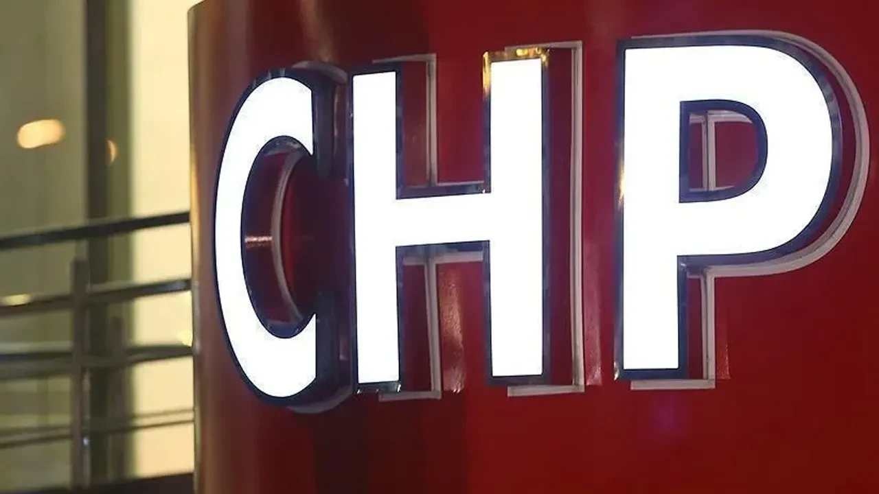 CHP'li bir belediye başkanı istifa edip, Yeni Parti'ye geçti