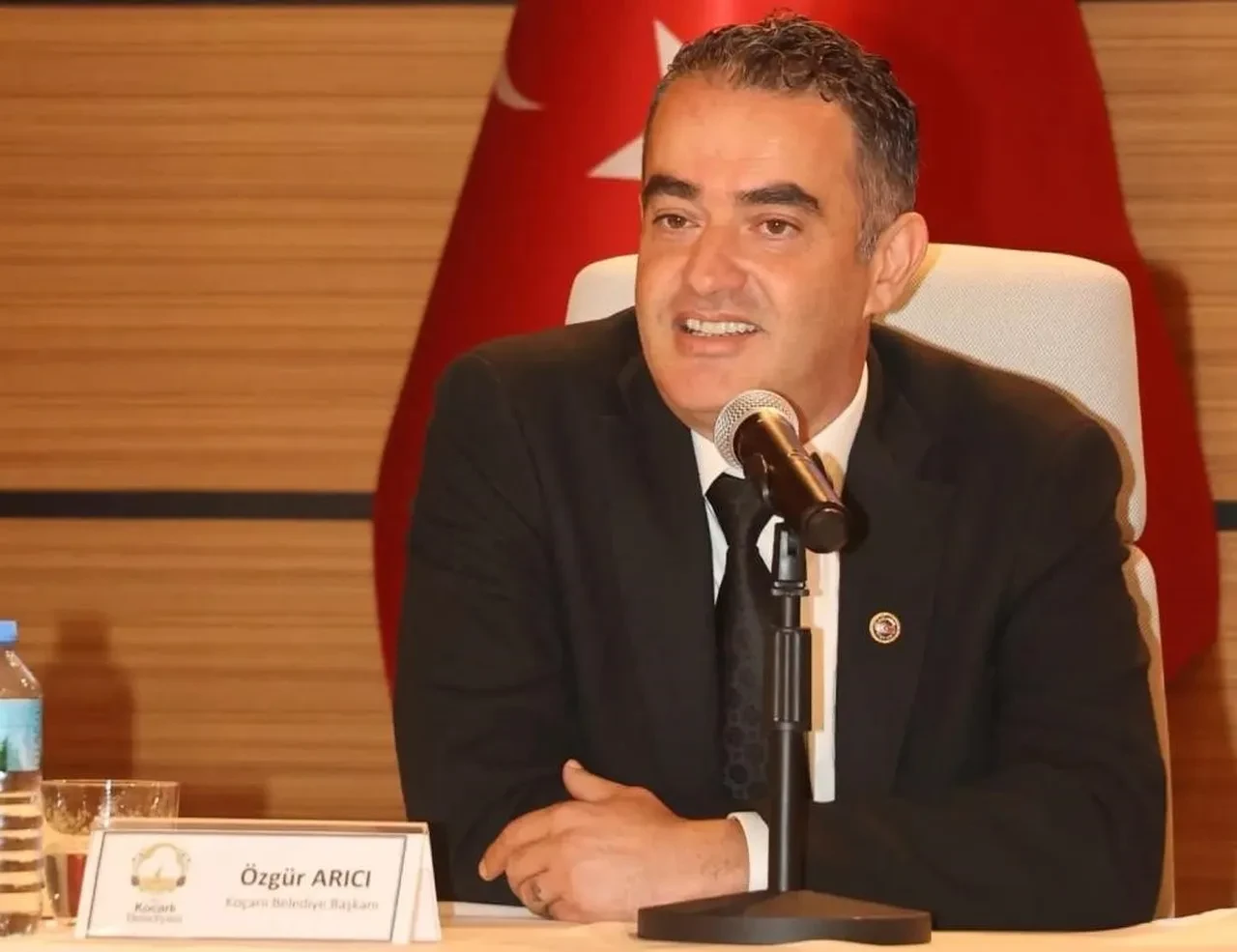 CHP'li bir belediye başkanı istifa edip, Yeni Parti'ye geçti