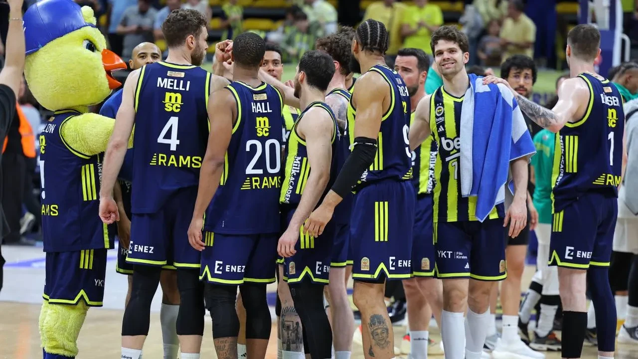 Fenerbahçe forvet transferini açıkladı! 25 yaşındaki yıldız, sarı-lacivertlilere imza attı