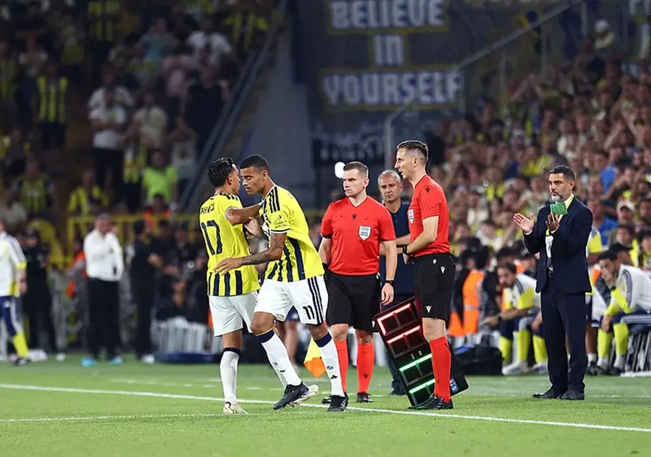 Fenerbahçe-Gornik Zabrze maçı öncesi İsmail Kartal'dan Mason Greenwood kararı!