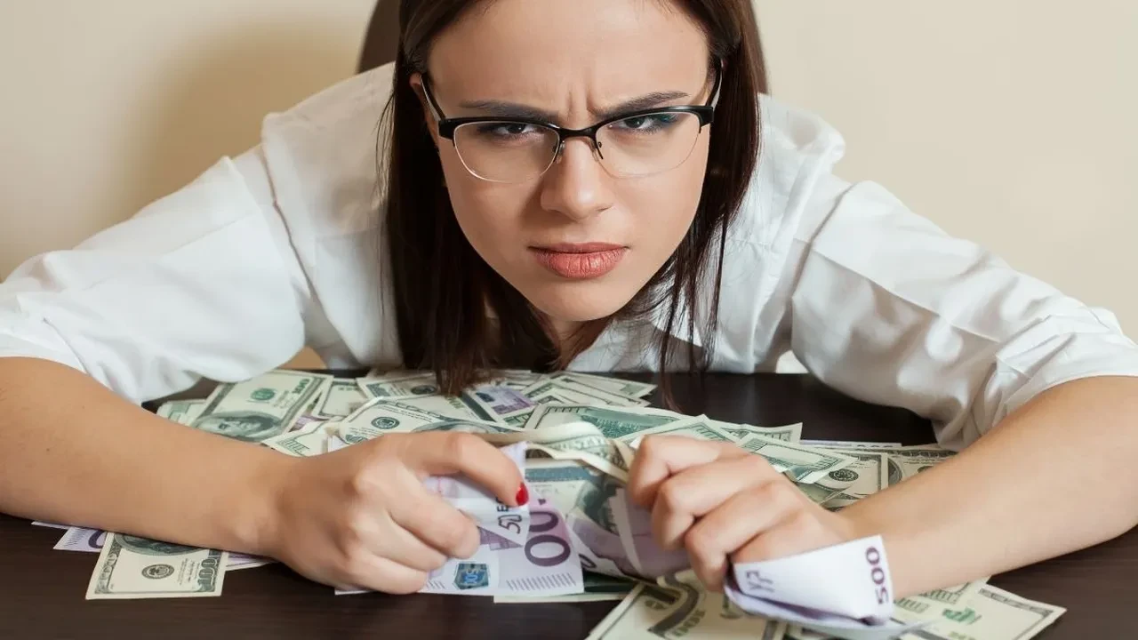 Paraya kıyamayan 3 burç! Harcama yapmadan kırk kez düşünüyorlar