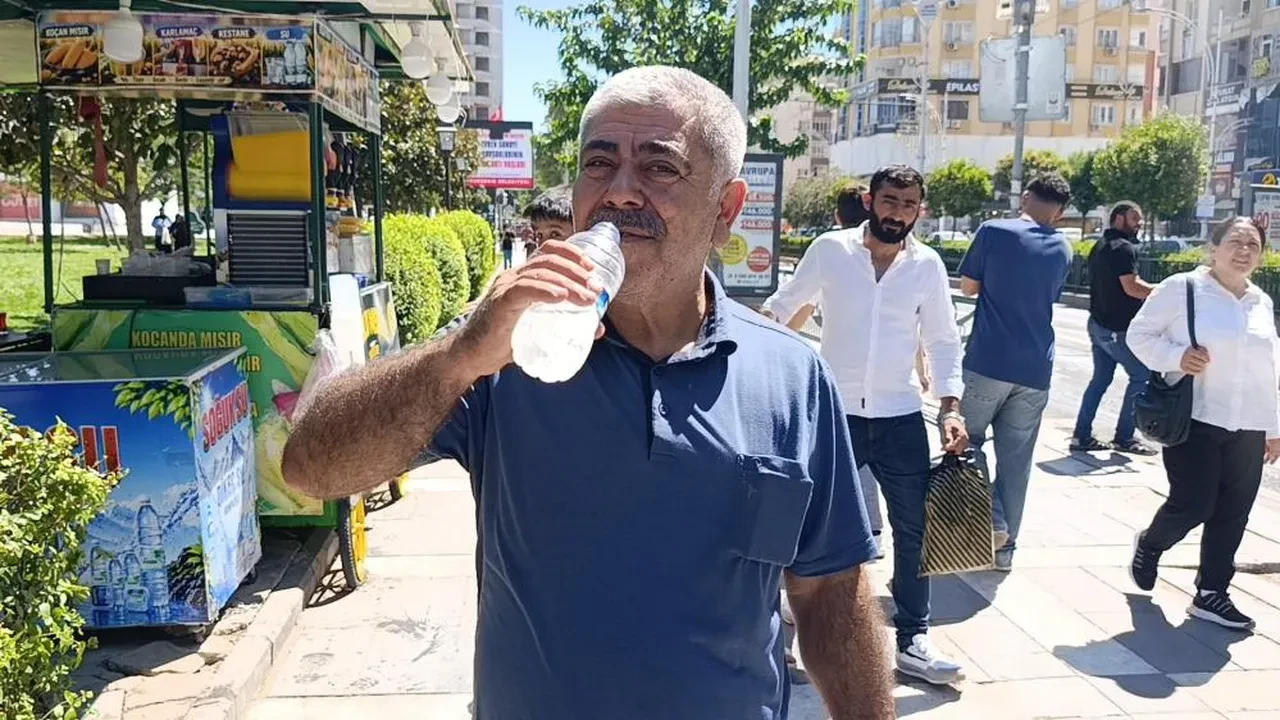 Sıcaklıklar arttı, Şanlıurfa kavruldu! Termometreler 48 dereceyi gördü