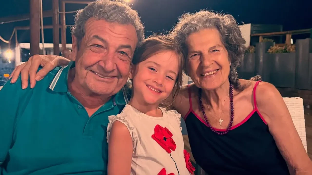 Tarık Papuççuoğlu kiminle evli? Tarık Papuççuoğlu'nun çocukları kimler?