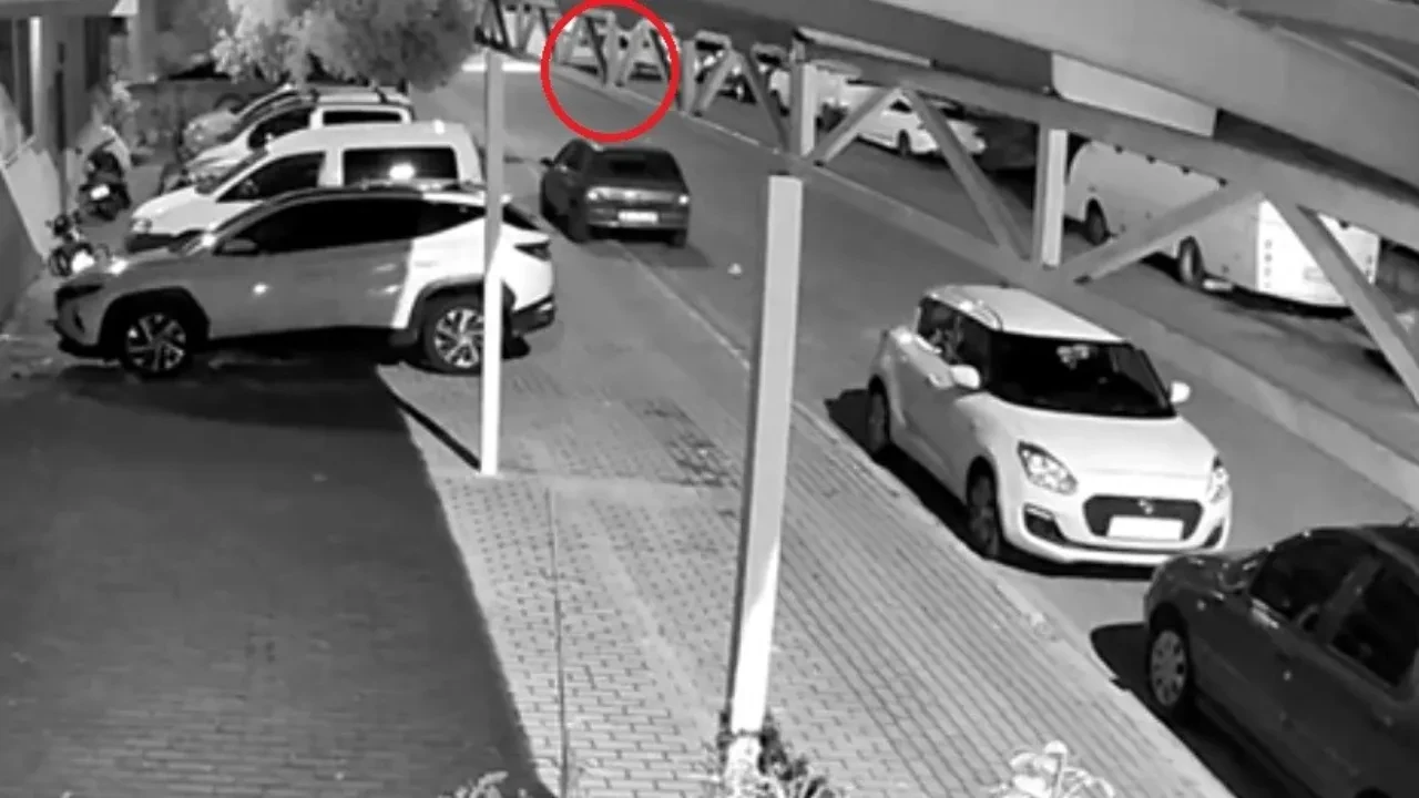 1,85 promil alkollü sürücü kaza yaptı, öfkesini otomobilinden çıkardı