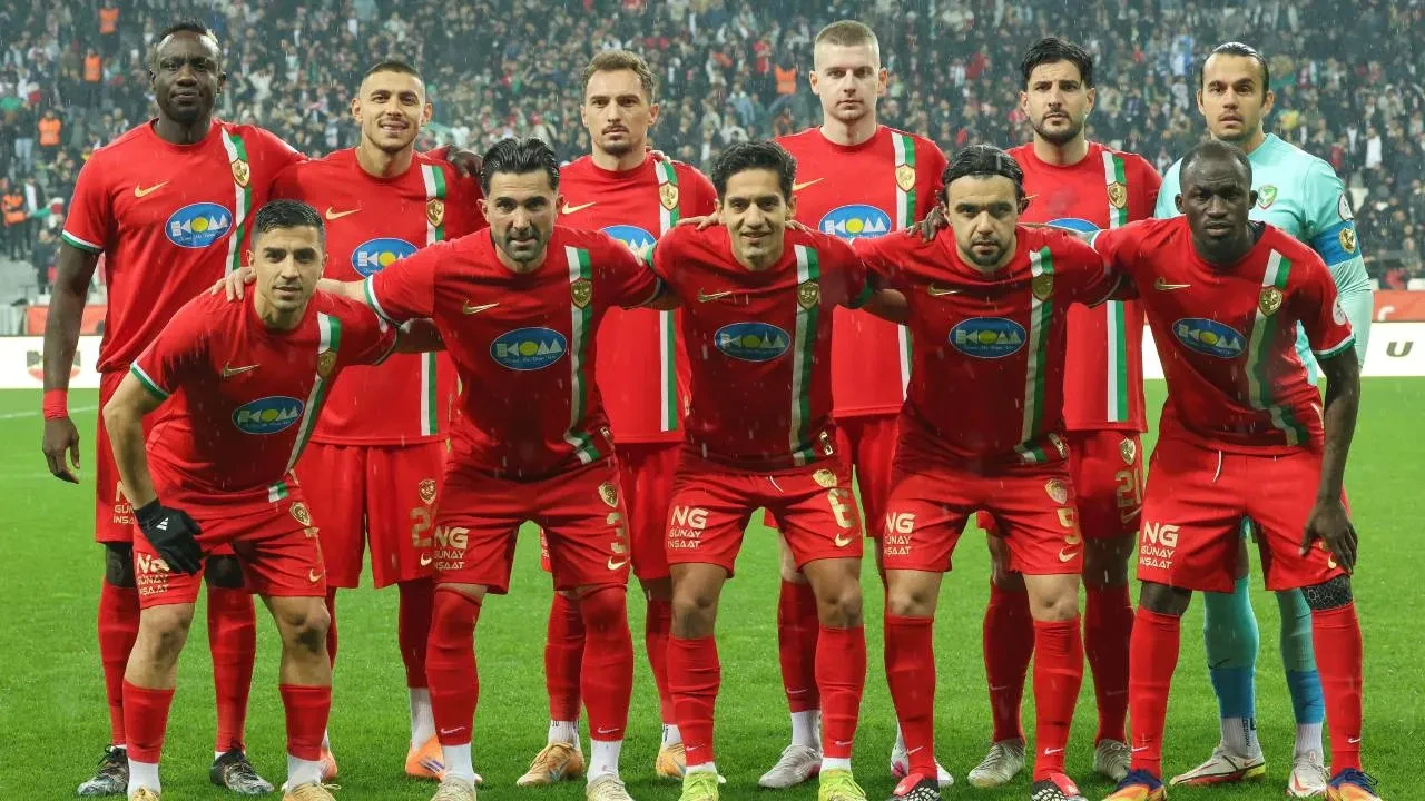 Amedspor, Nijeryalı yıldız forveti transfer etti! Diyarbakır temsilcisi, Gift Orban'ı resmen açıkladı