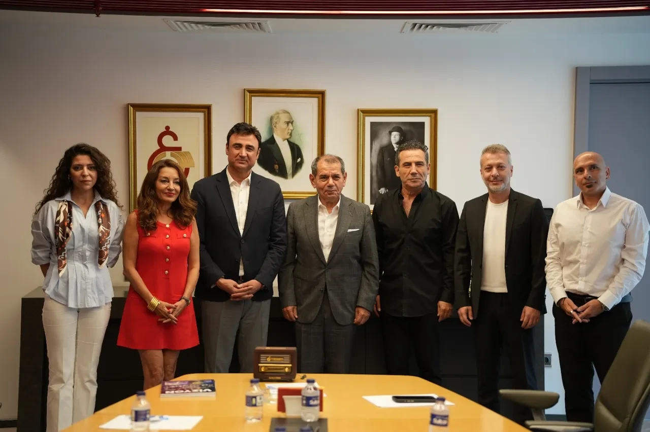 İlklerin takımı Galatasaray'dan telif haklarına örnek adım