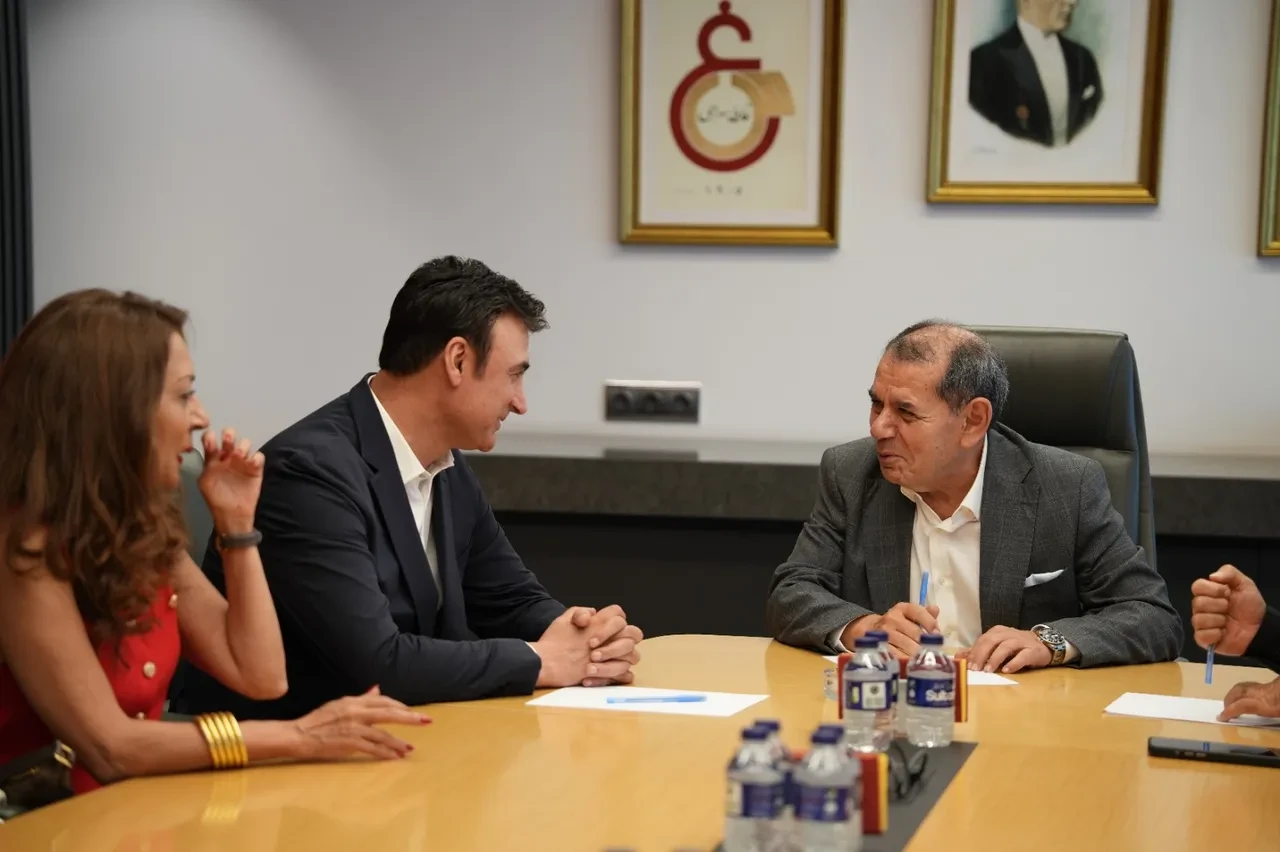 İlklerin takımı Galatasaray'dan telif haklarına örnek adım