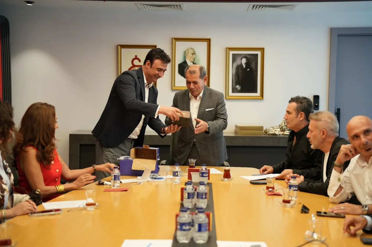 İlklerin takımı Galatasaray'dan telif haklarına örnek adım