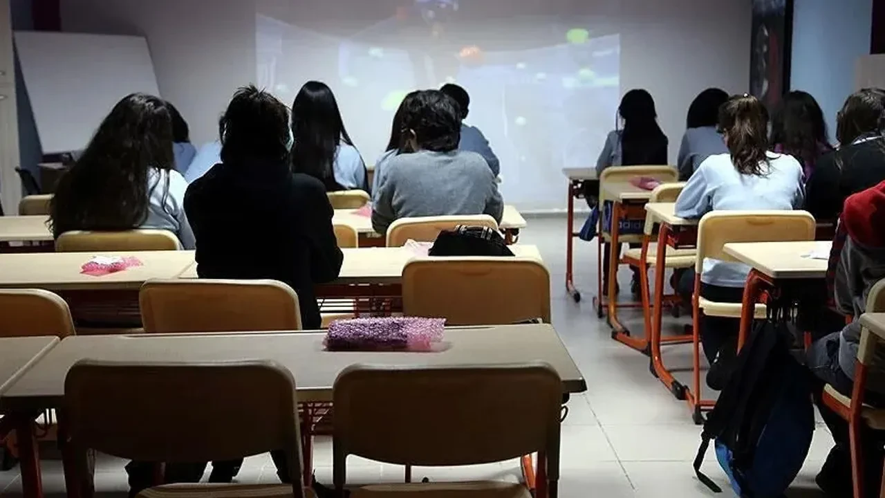 Okullarda yeni düzenlemeye gidildi! Karar Resmi Gazete'de yayımlandı: Tüm sistem artık değişti
