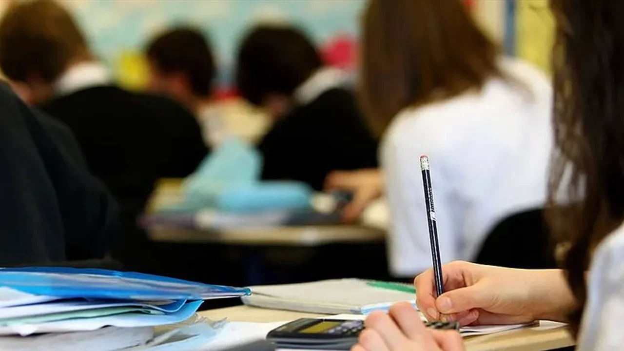 Okullarda yeni düzenlemeye gidildi! Karar Resmi Gazete'de yayımlandı: Tüm sistem artık değişti